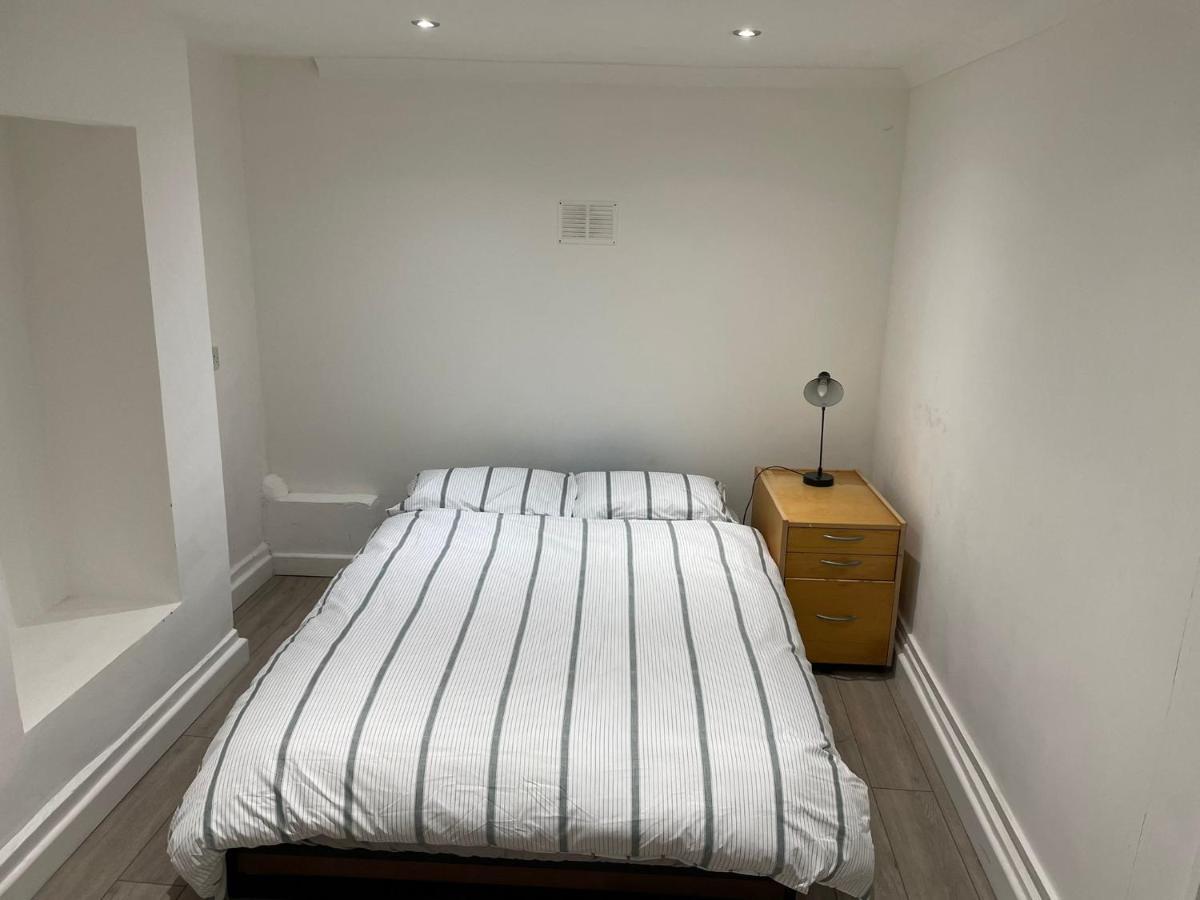 Plough Way Flat Londra